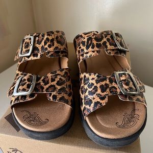 NEW Dromedaris Slip-On Leather Sandals Terry Leopard - Size 42 EUR